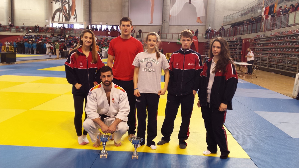 DOS Medallas y CINCO 5º Puestos para los Navarros en el Campeonato España Junior.